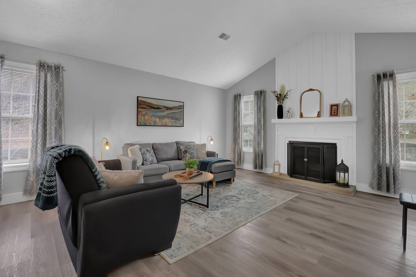 The Smart Stay ! New Remodel! Minutes from Atlanta