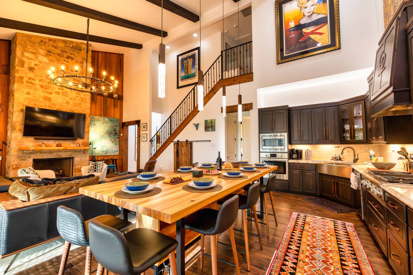 King Bed Huge Porch River Front Gruene TX Getaway!