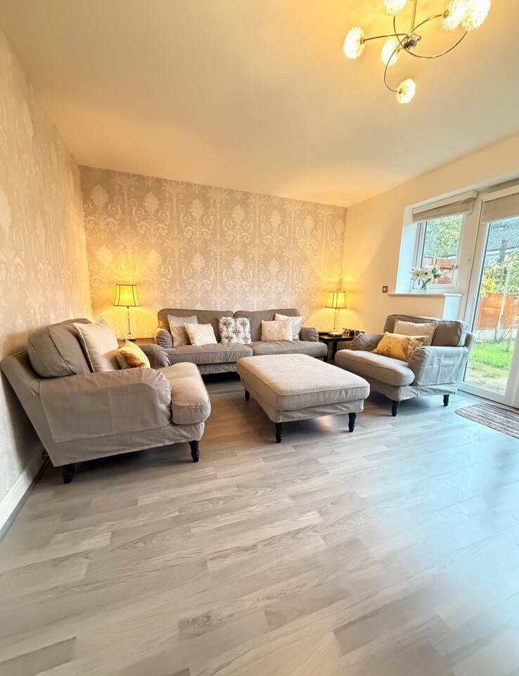 Great house close to Co-Op