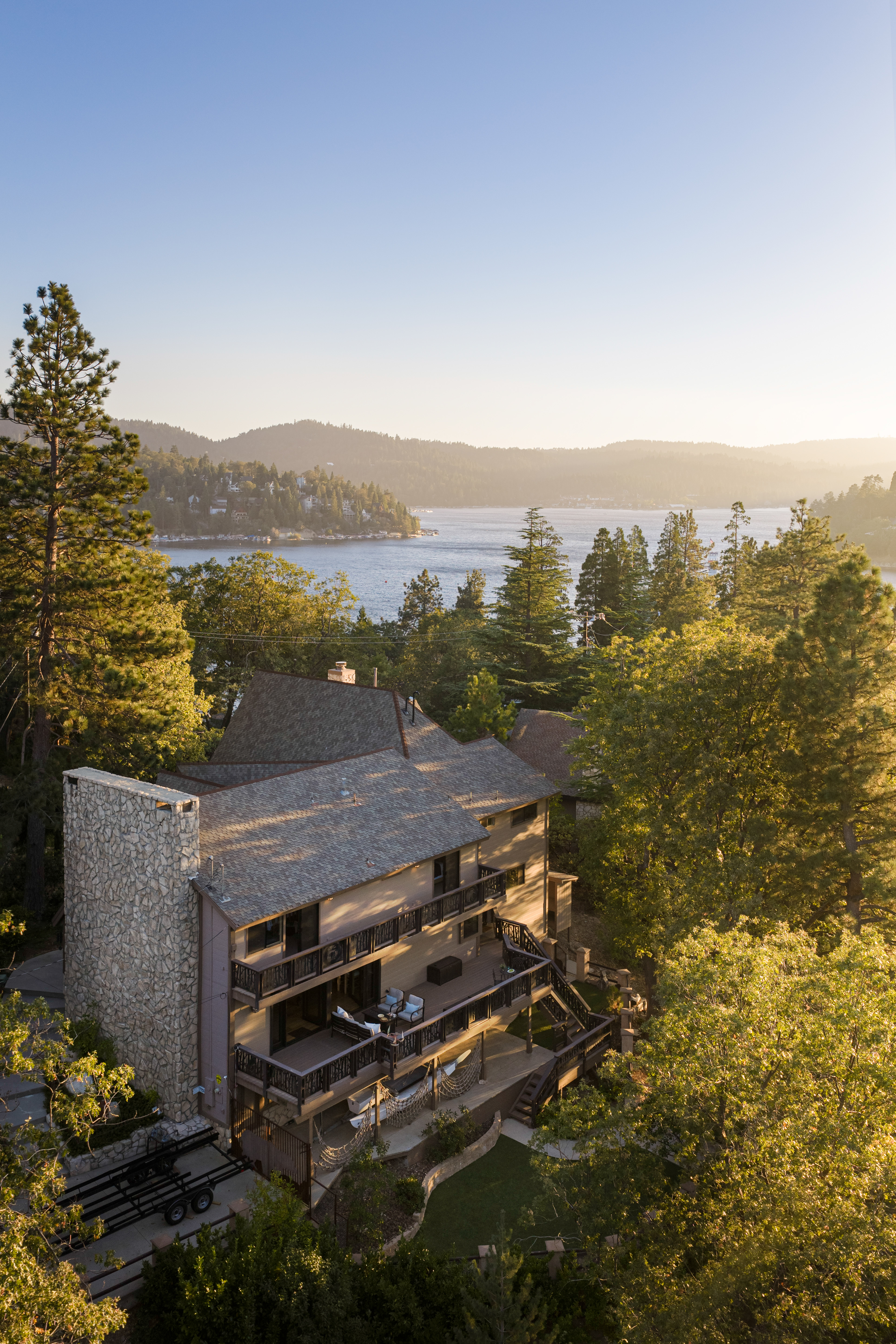 Spacious lakeview mountain retreat with decks nestled among the pines