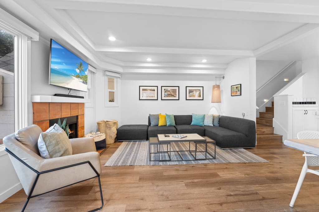 Ocean Views Steps to Beach Parking - Sleeps 8