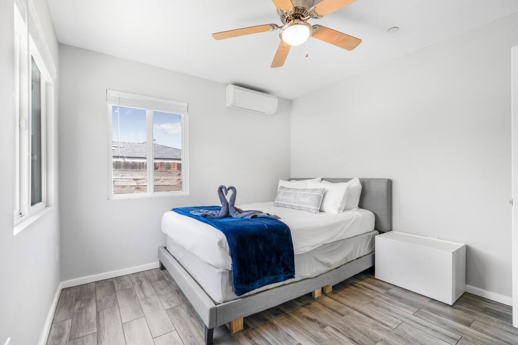 Modern, Private El Cajon Home! Close to SDSU!