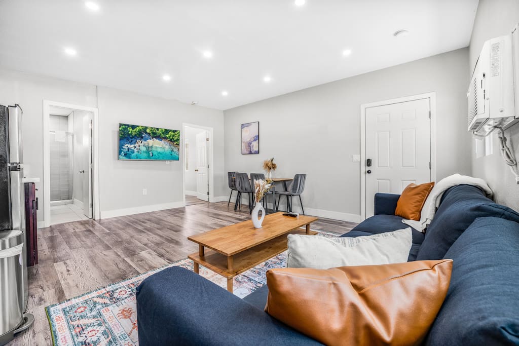 Updated El Cajon Home w/ A/C! Close to SDSU!