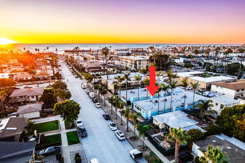 PB Coastal 2Bedroom - Steps2Beach - w AC/Parking