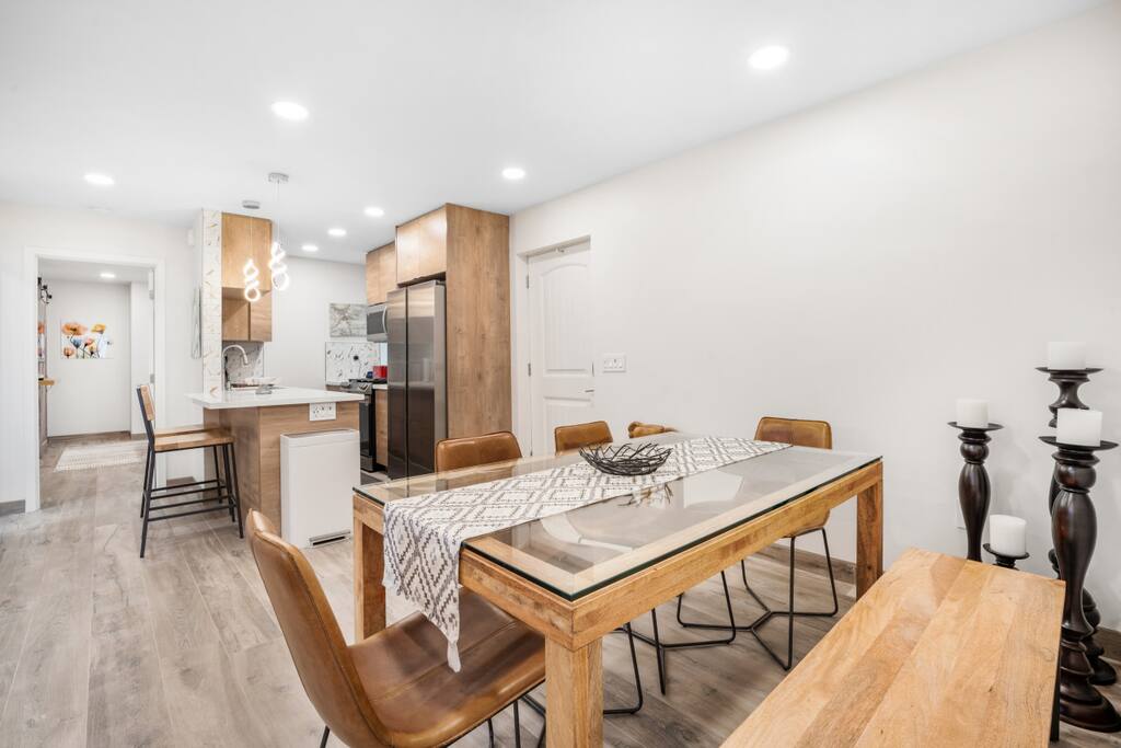 New Remodel - 3 Homes in 1 - Sleeps 8 - Parking