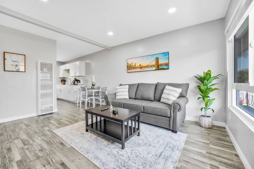 New Remodel w/ Parking - Walk to Bars and Shops