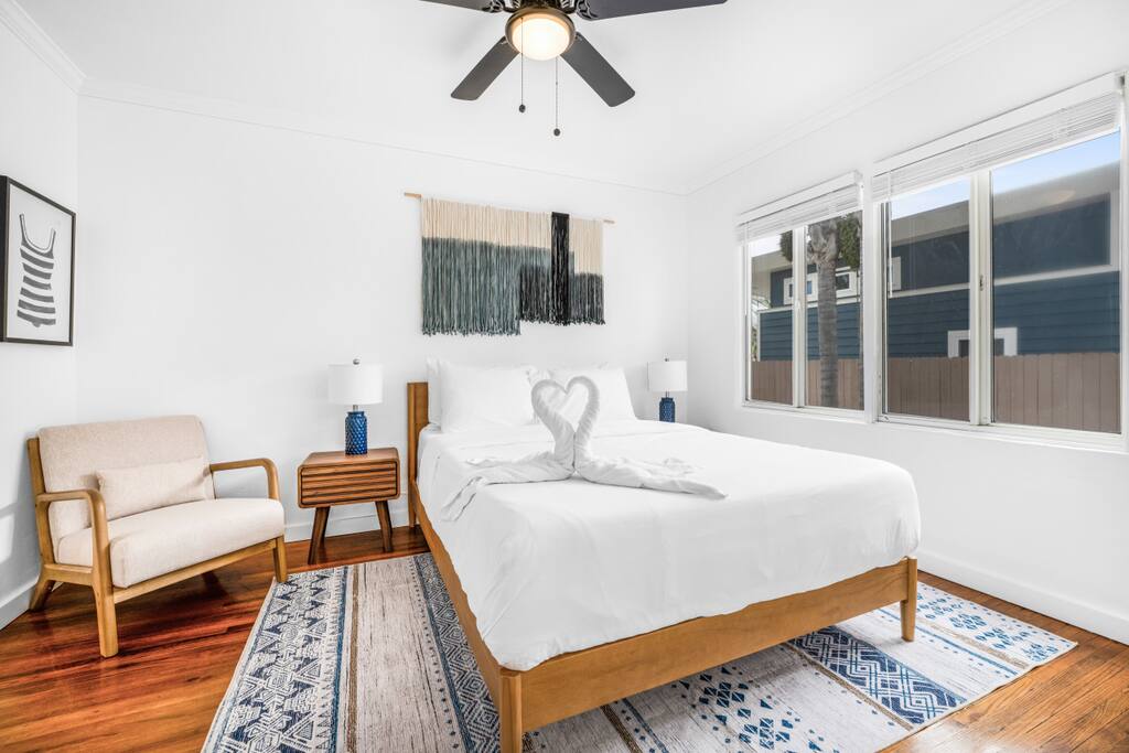 OB Double Cottage w/ Parking - Short Walk 2 Beach