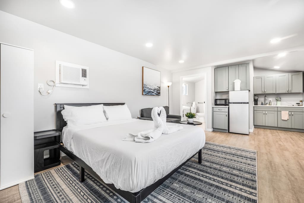 Newly Remodeled Apartment 1