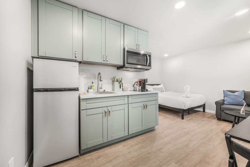 Urban Retreat -Central El Cajon- Sleep 3 w Parking