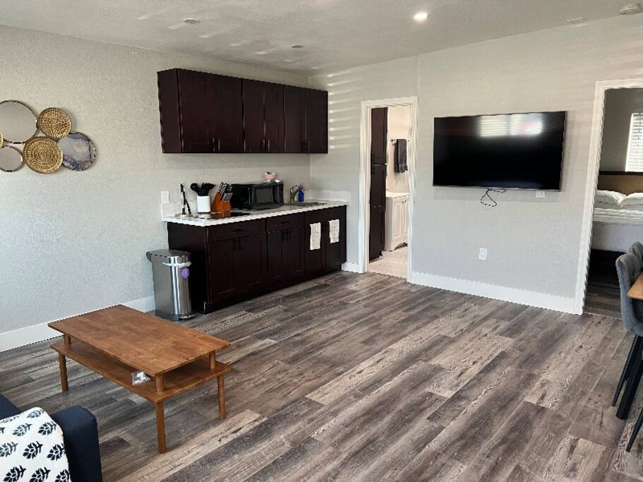 Entire Apartment Complex -Sleeps 24- Gated Parking