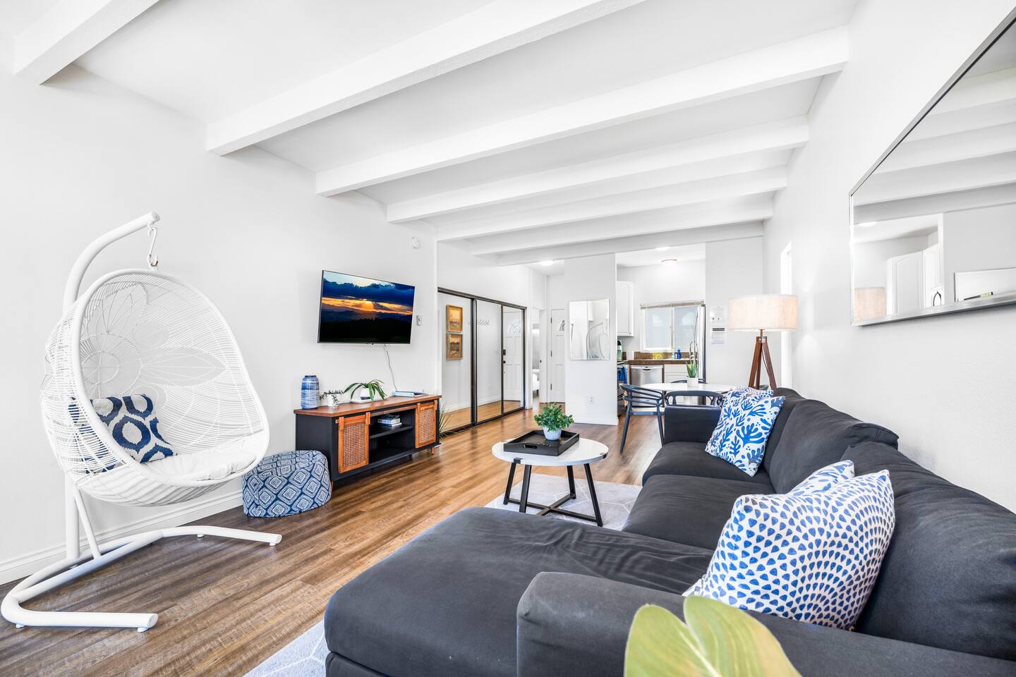 Bayside Retreat: Belmont Park - Parking - Sleeps 6