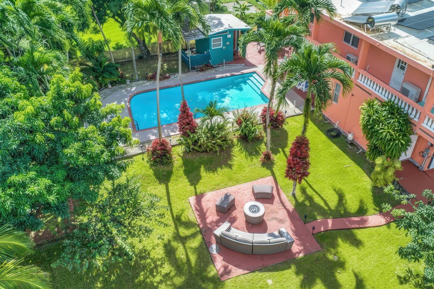 Private Country House w Pool & Solar Backup