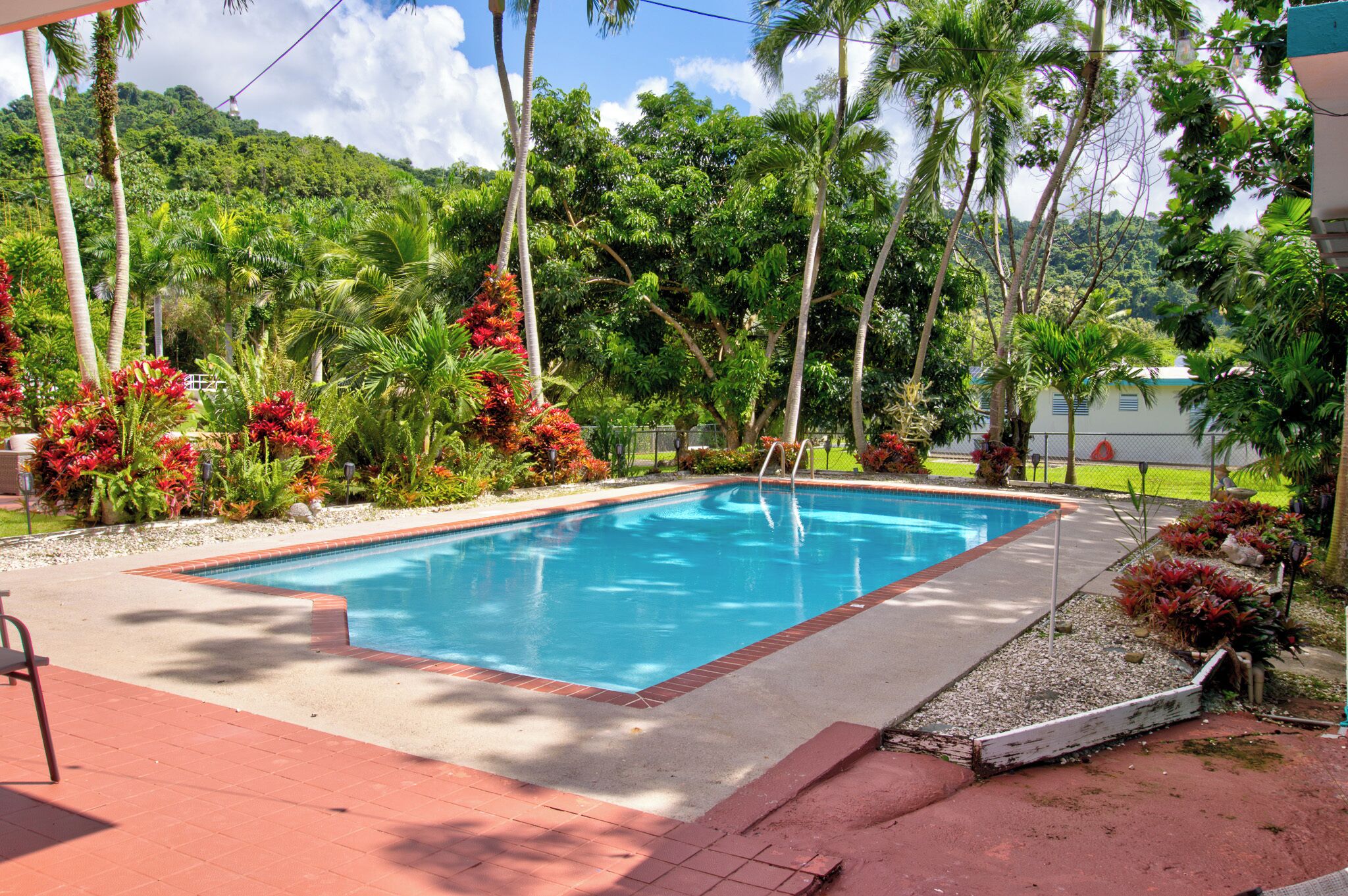 Private Country House w Pool & Solar Backup