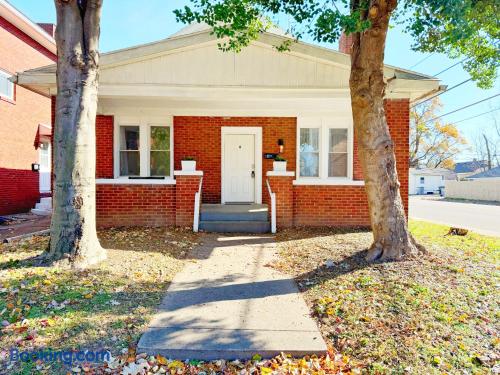 Redbrick Suites A | KING 1BR\1BA Apt near UE