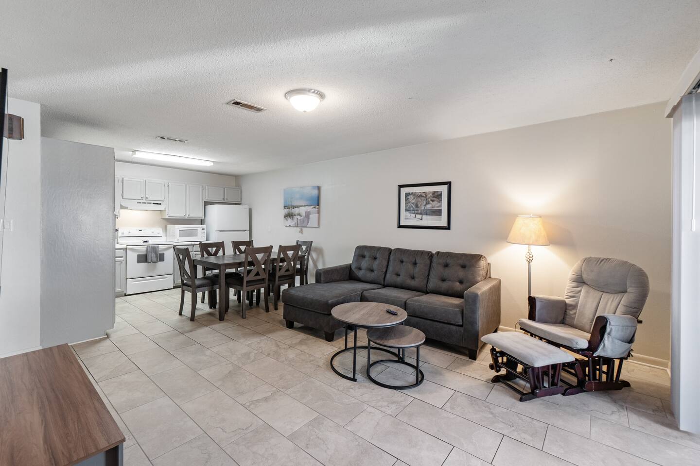5 Beds, Private Patio, Fenced Yard Access, Dog OK