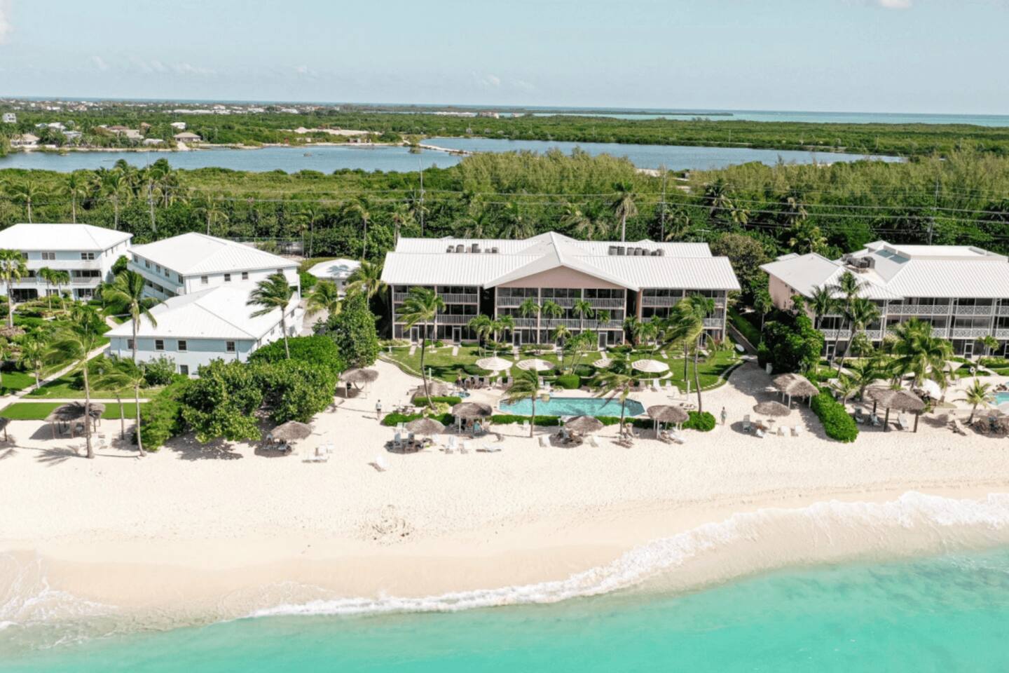 Agua Bay | Premium 7Mile Beach