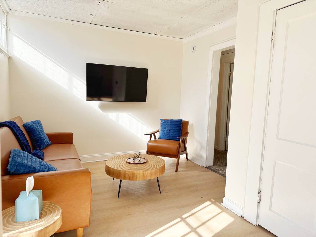 Redbrick Suites B | Queen 1BD\1BA Apt near UE