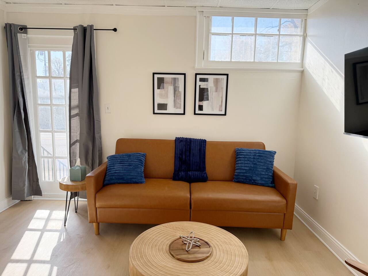 Redbrick Suites B | Queen 1BD\1BA Apt near UE