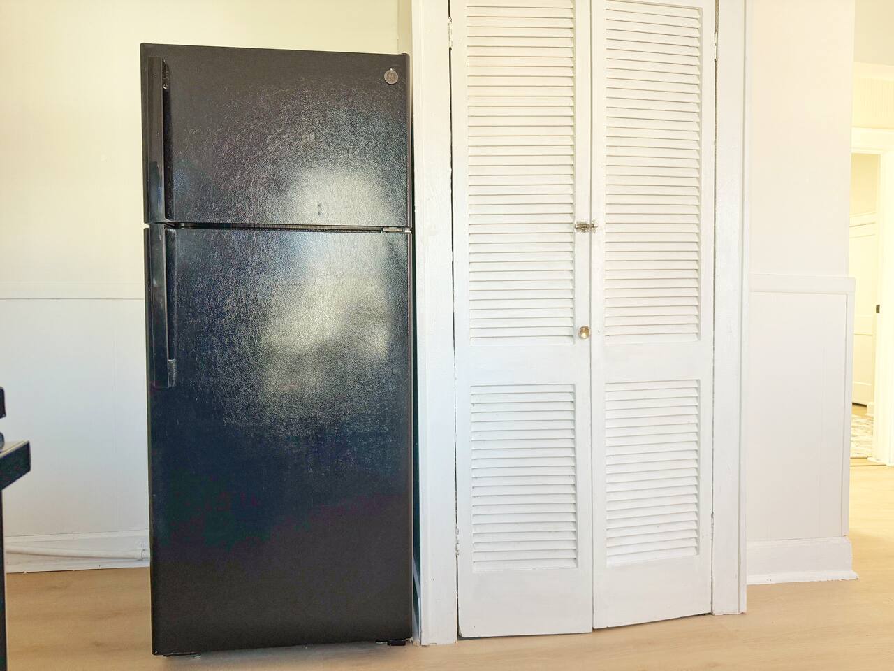 Redbrick Suites D | King 1BD\1BA Apt near UE