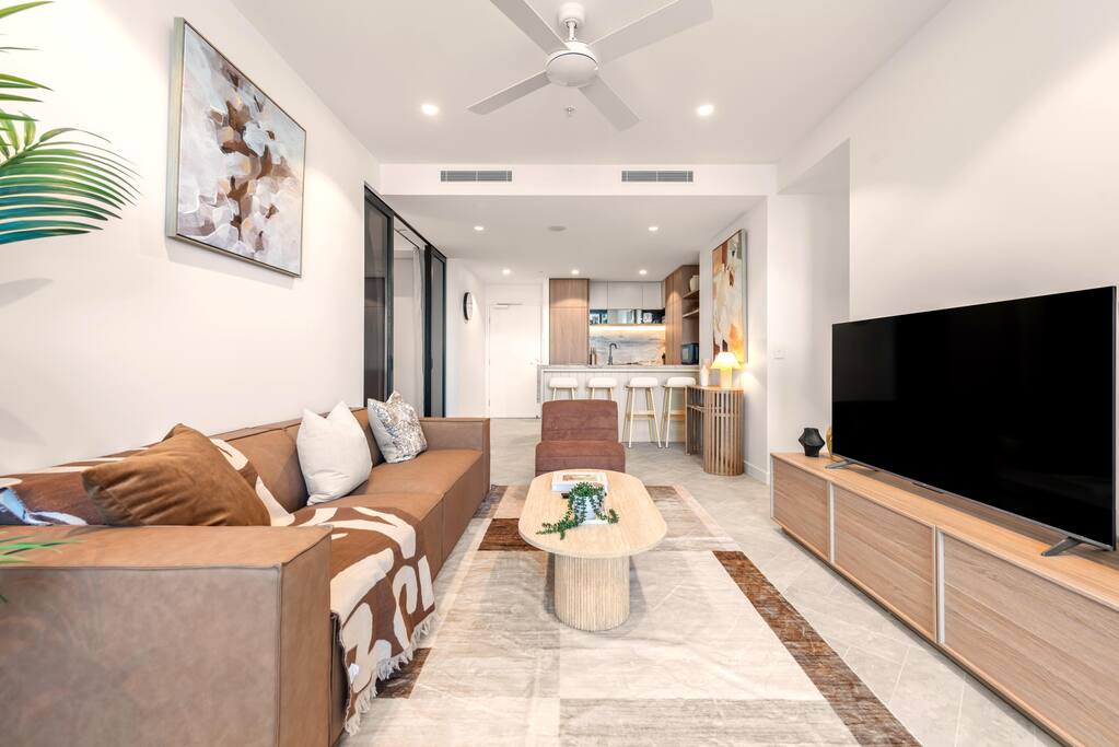 Queens Wharf | Lavish Gem, Majestic View, Parking!