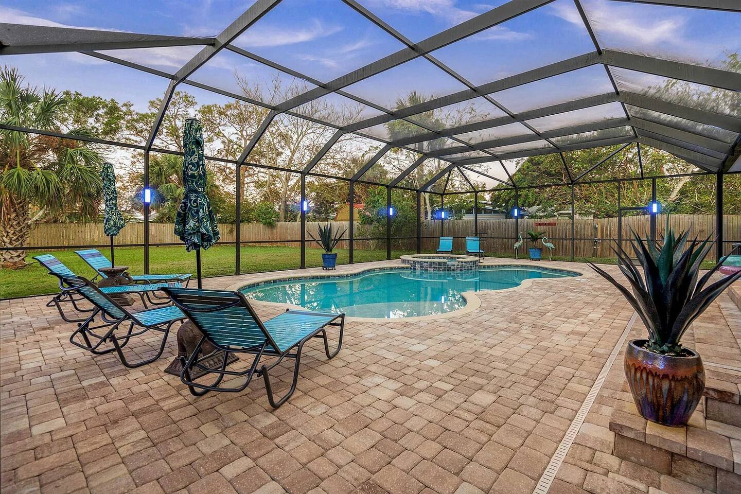 Heated Pool & Hot Tub ~ Walk Downtown & 2 The Amp!