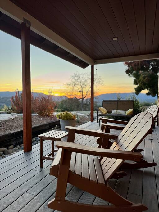 Serene Hilltop Home near Yosemite with Views
