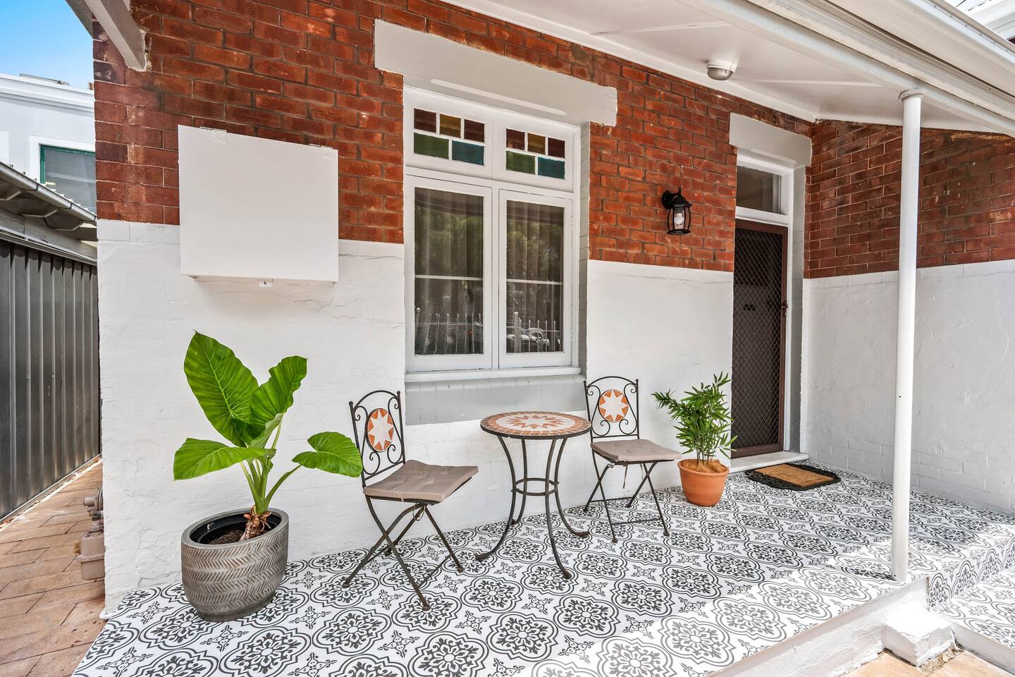 Queens Cottage - City Centre - 2 Secure Parks