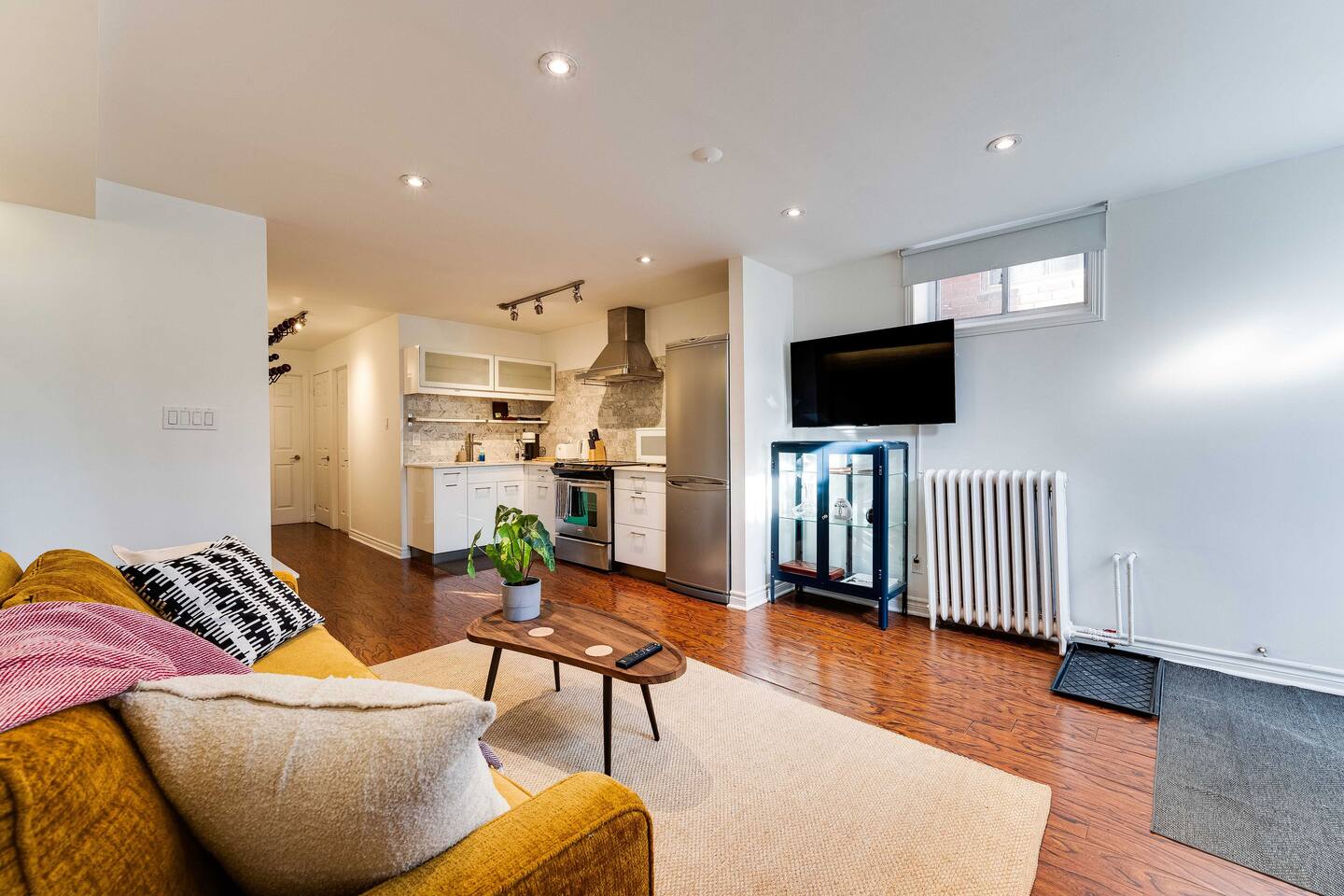 Modern 1BR Basement Suite w/ Private Entrance