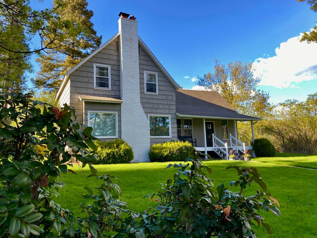 Peaceful Riverside Getaway | Spa, Trails & Views