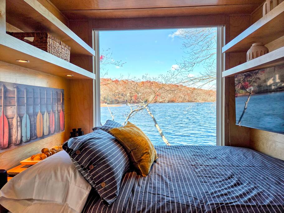 Waterfront Tiny House • Huge View