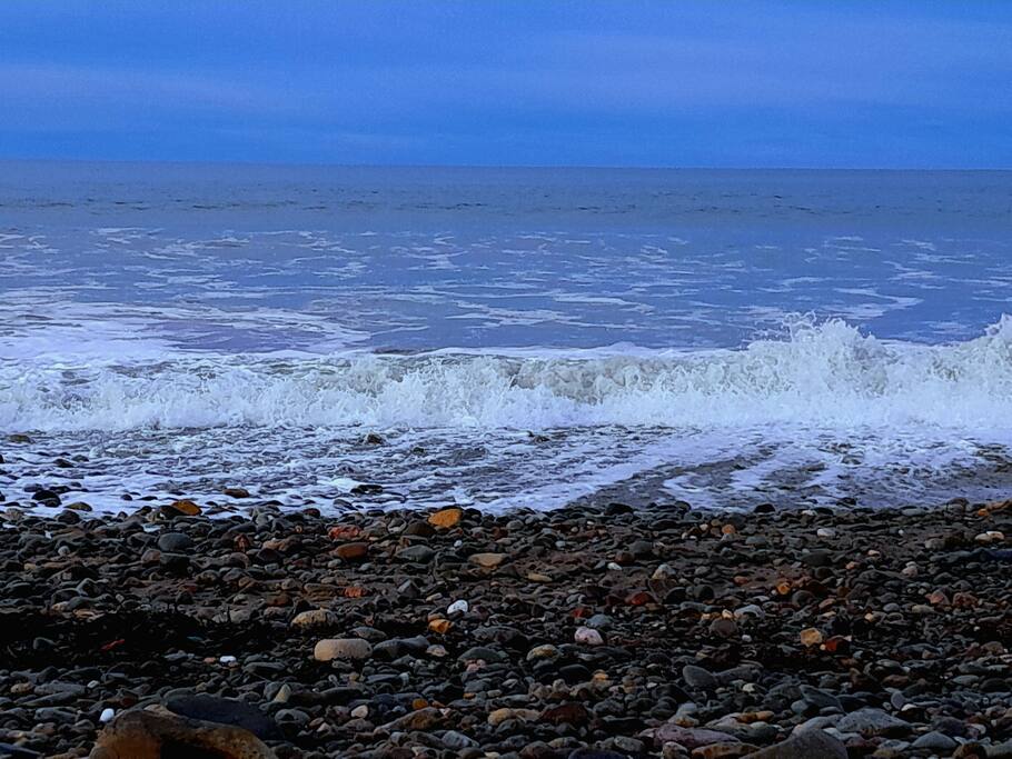 Wendon Holidays - Waves