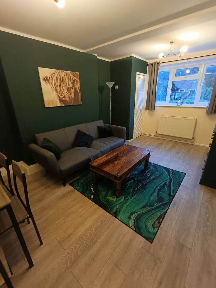 #85 Stylish Salford Apartment free parking