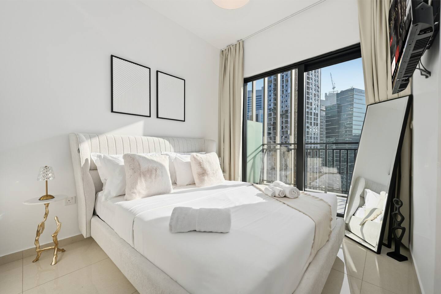 1BR Burj Canal View | High Floor and 2min to Metro