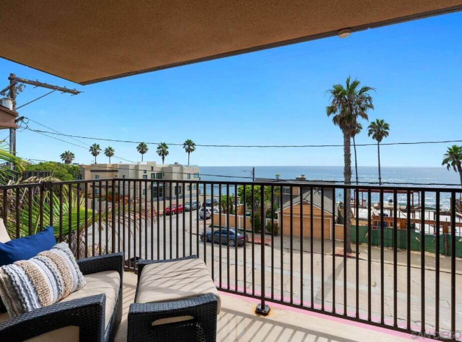 OohLa La Jolla Beach house with ocean view