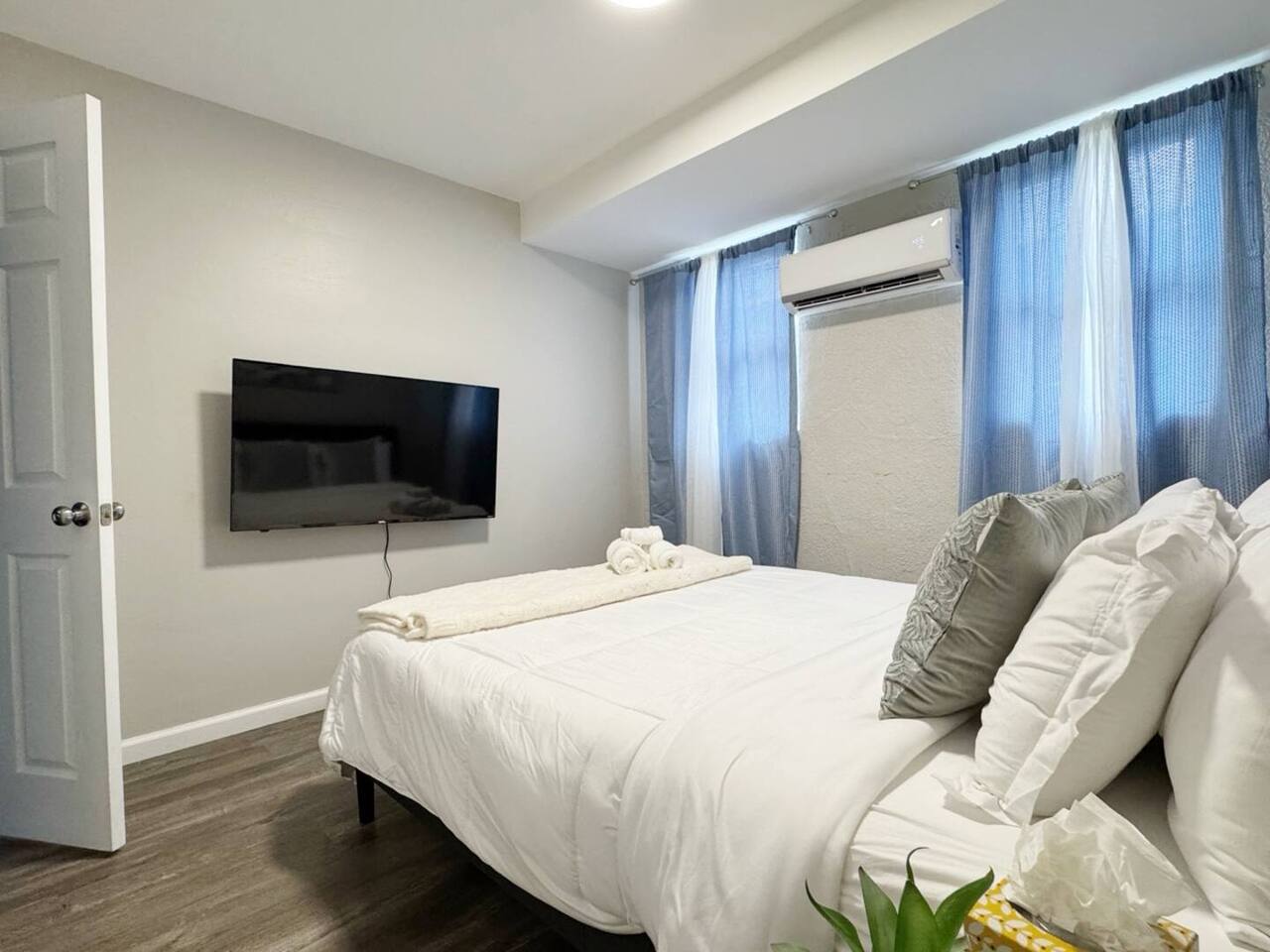 Riverside A | QUEEN 1BD/1BA Apt next to Riverfront