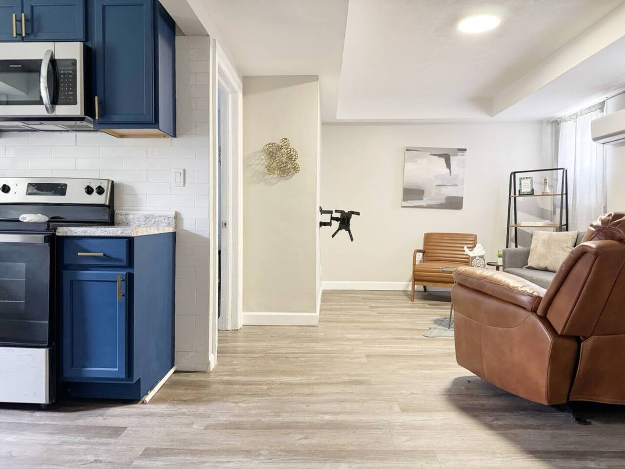 Riverside A | QUEEN 1BD/1BA Apt next to Riverfront