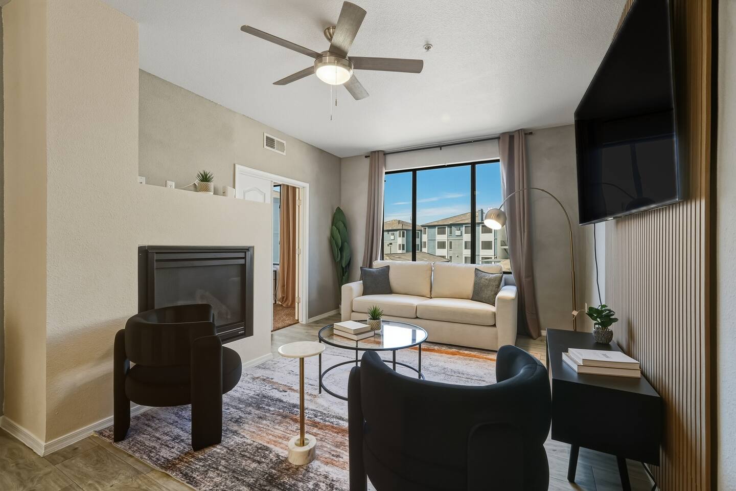 Cozy 2BR/2BA Retreat • Pool • Gym • Free Parking3