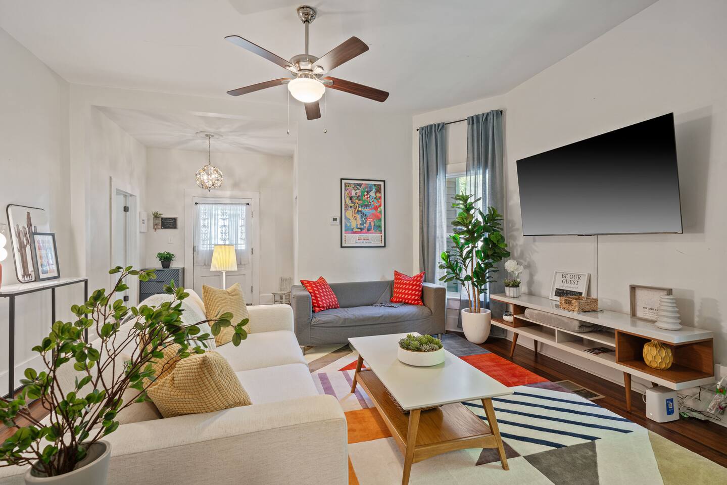 Renovated 3BR Midtown Gem: Walk to Overton Square!