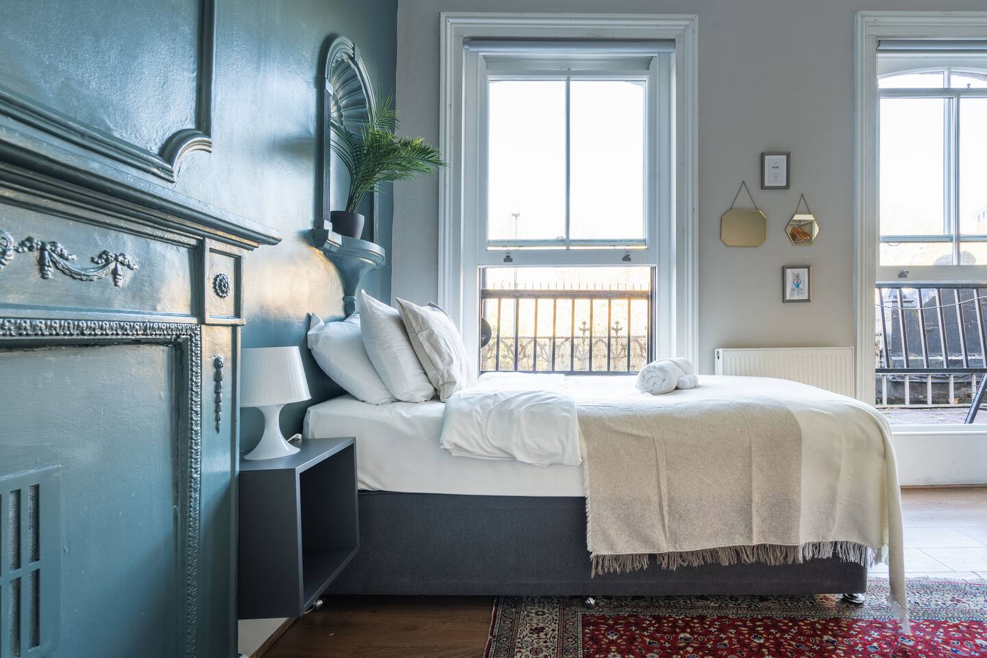 The Hackney Hub for 9 Hip Location, 10 Min to Tube