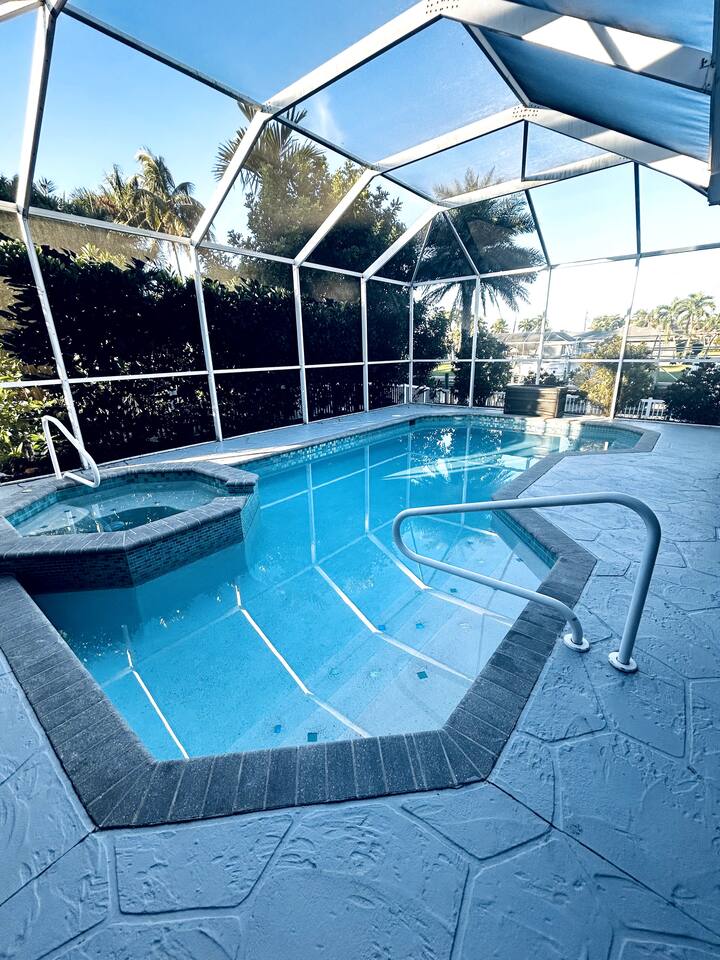 Sunkissed in Cape Coral with Heated Pool/Hot tub