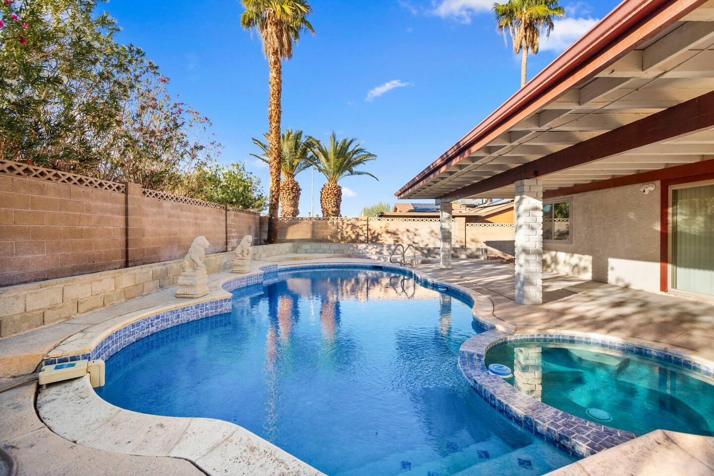 Newly Renovated • Swim. Pool • King Bed • Foosball