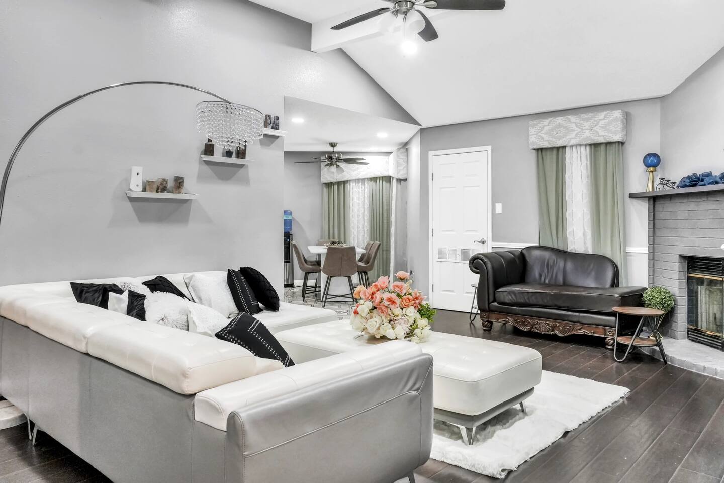 Cozy Retreat in Prime Arlington Location