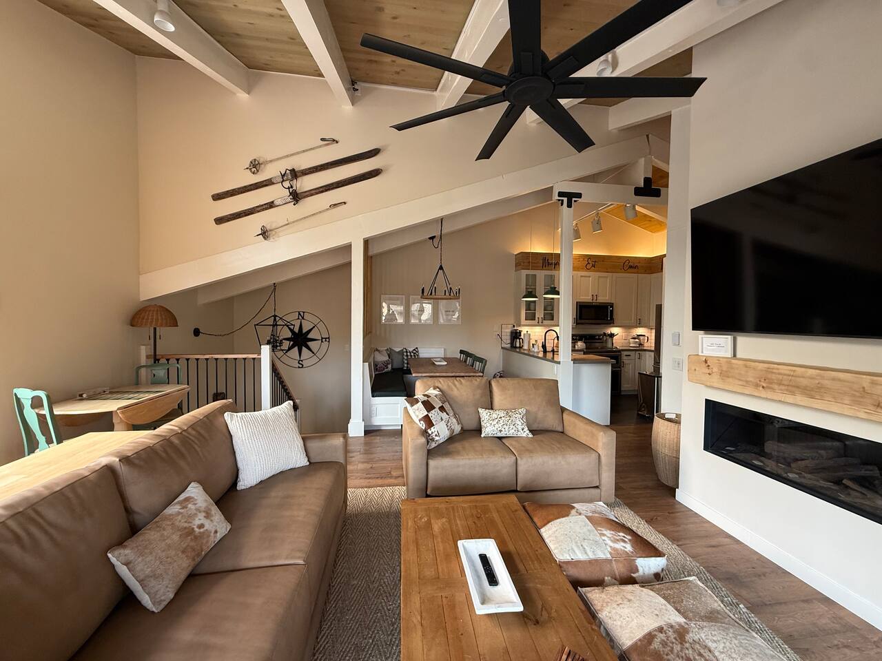 Cozy 4Bed Rm Sleeps 12 | Mountain Escape w'Views