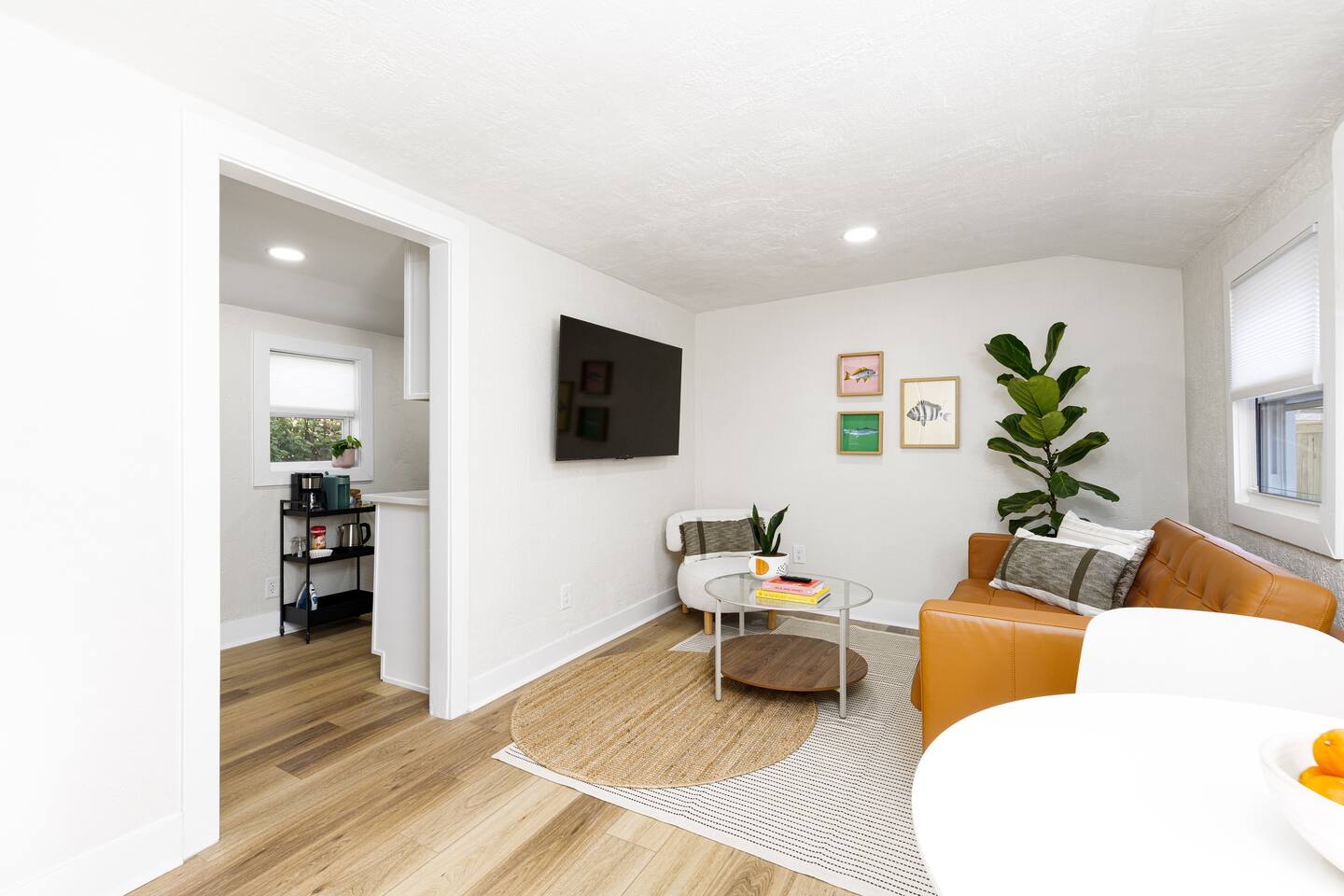 Cozy Modern Retreat • Walk to the Beach