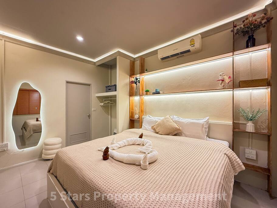 Sunset Vibes - Soft Bed, Ergo Workspace, Garden