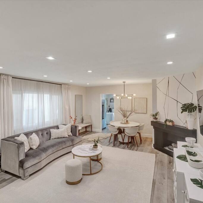 Lux Brentwood Condo in Prime Walkability Location