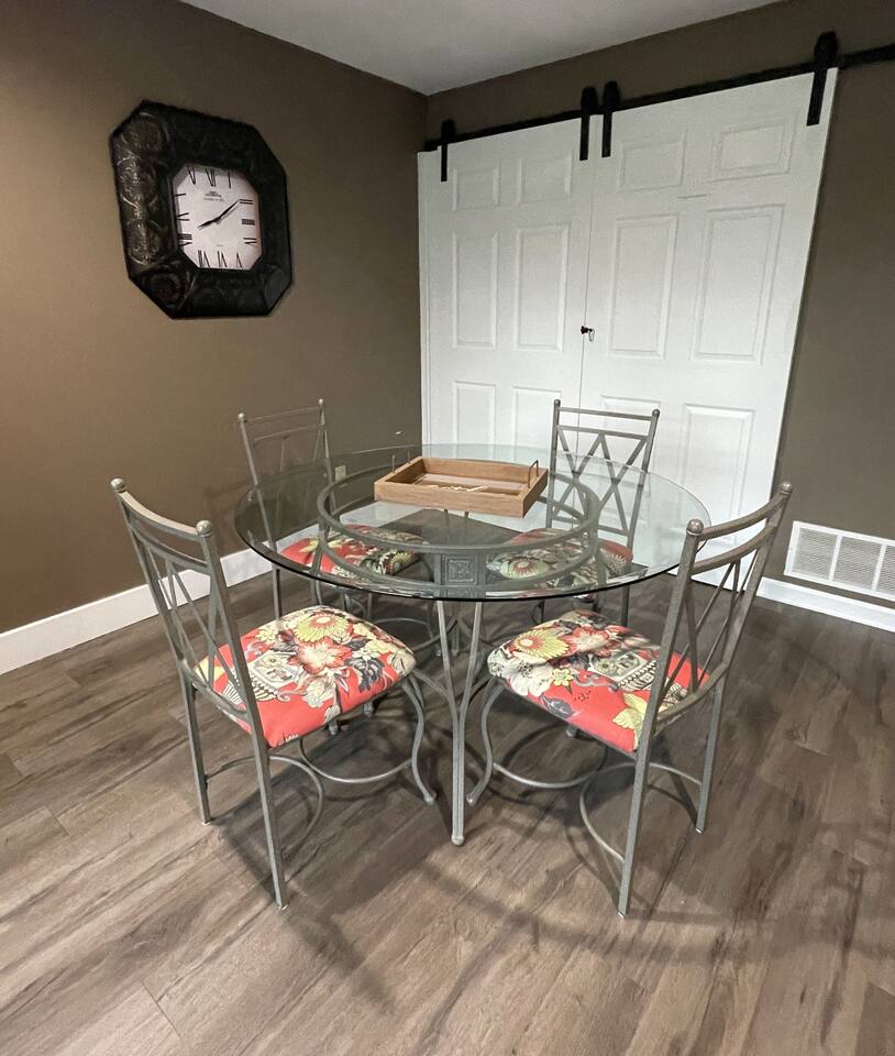 Eat in kitchen dining table