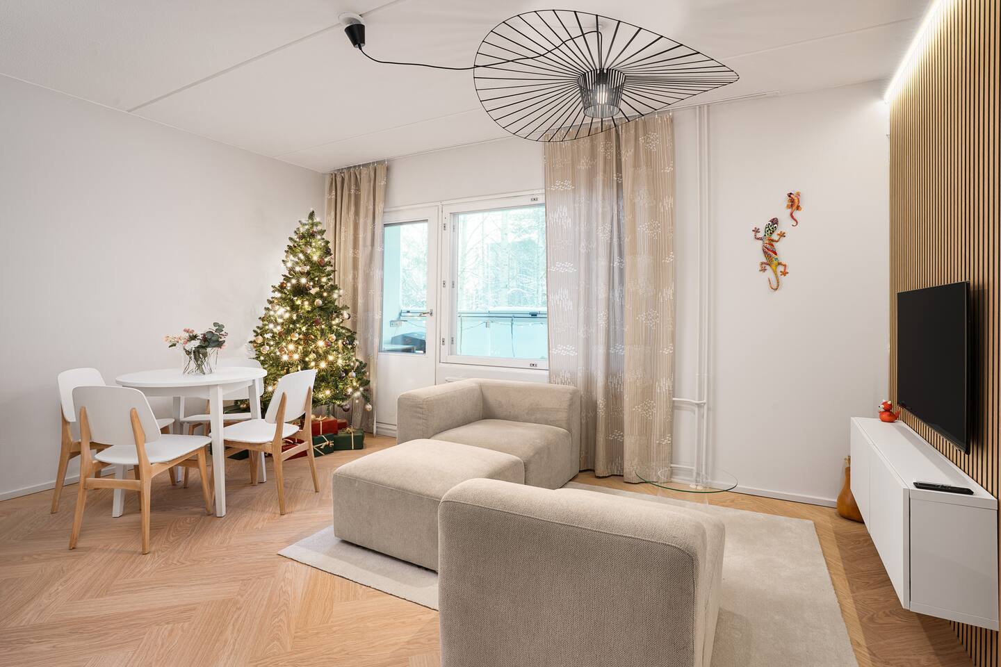 Arctic Circle Base: 1BR, Sauna, Parking