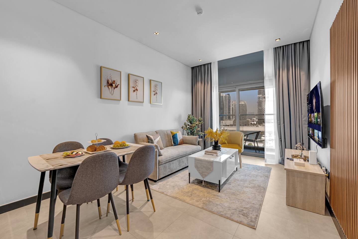 Modern 1BR | Burj Khalifa & Canal View | Pool