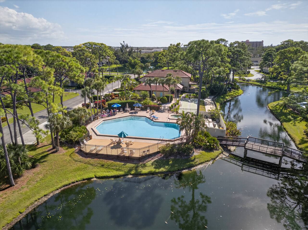 Florida Oasis Fully Equipped • 12 Min to Beaches